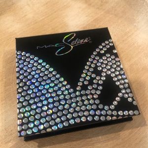 Mac Selena Extra Dimension Skinfinish